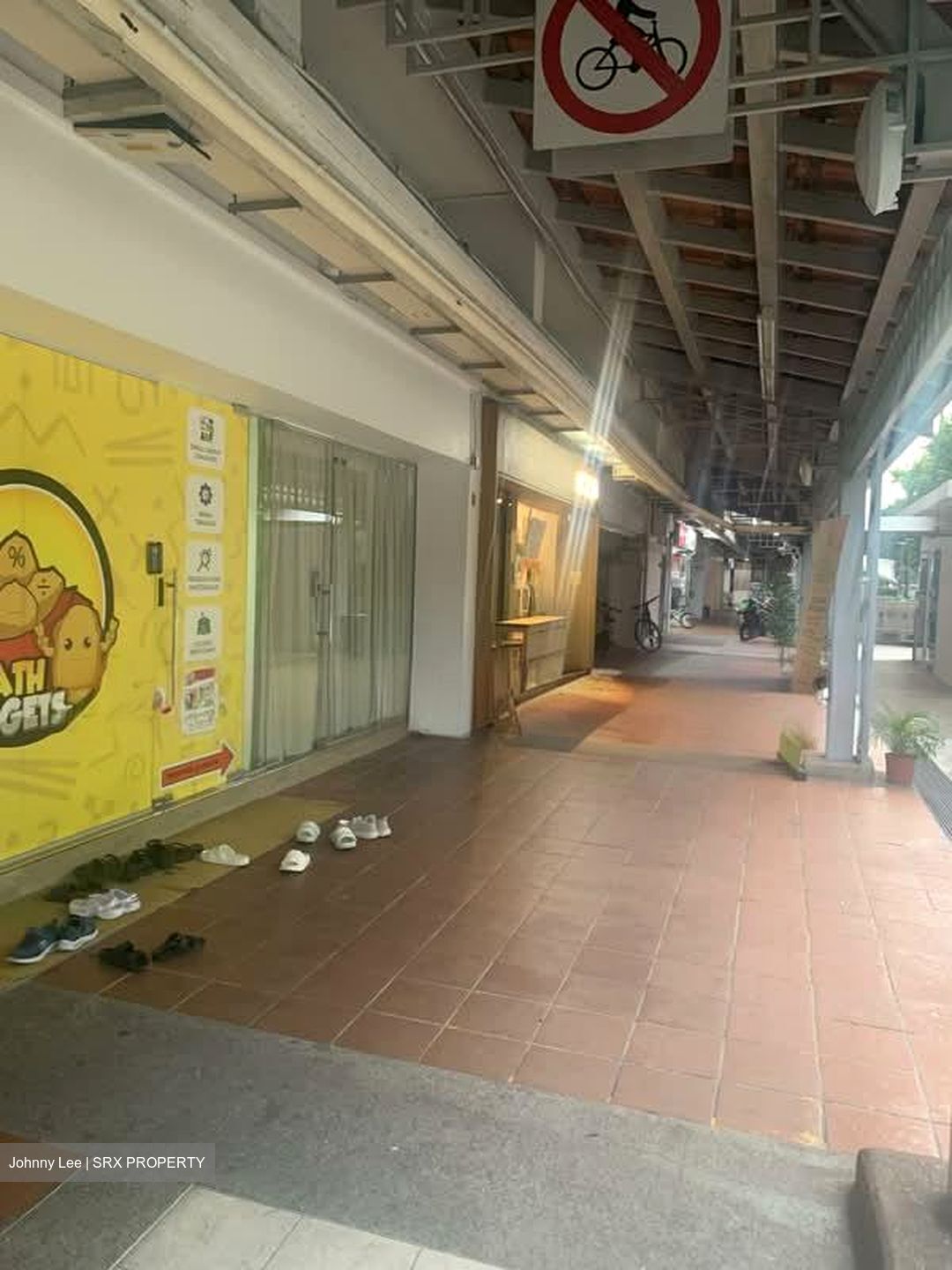 Hougang Avenue 8 (D19), Shop House #556488051